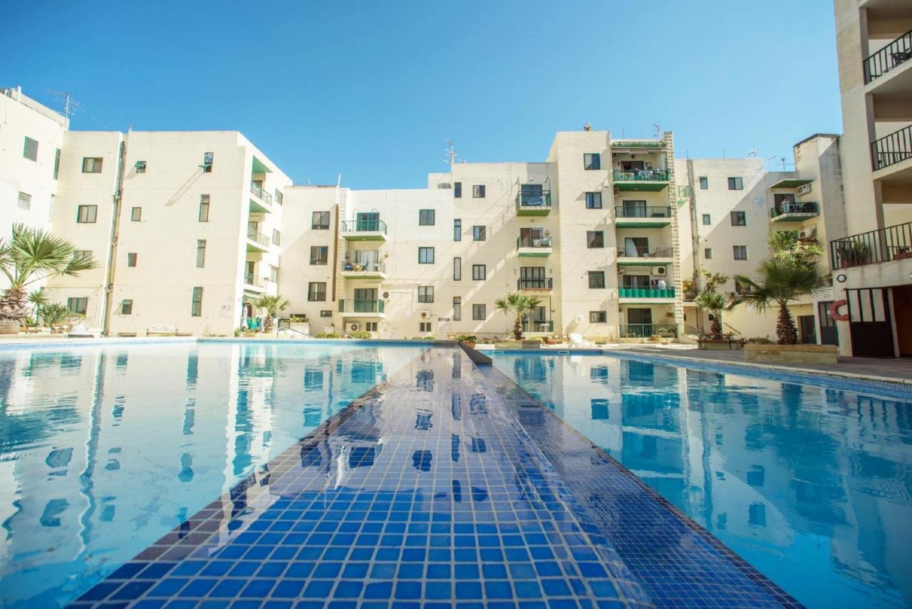 Stunning Penthouse Roof Terrace & Communal Swimming Pool St. Paul's Bay Dış mekan fotoğraf